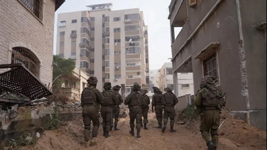 इजरायली सेना ने जेनिन शरणार्थी शिविर पर मारा छापा, 10 फिलिस्तीनियों को हिरासत में लिया