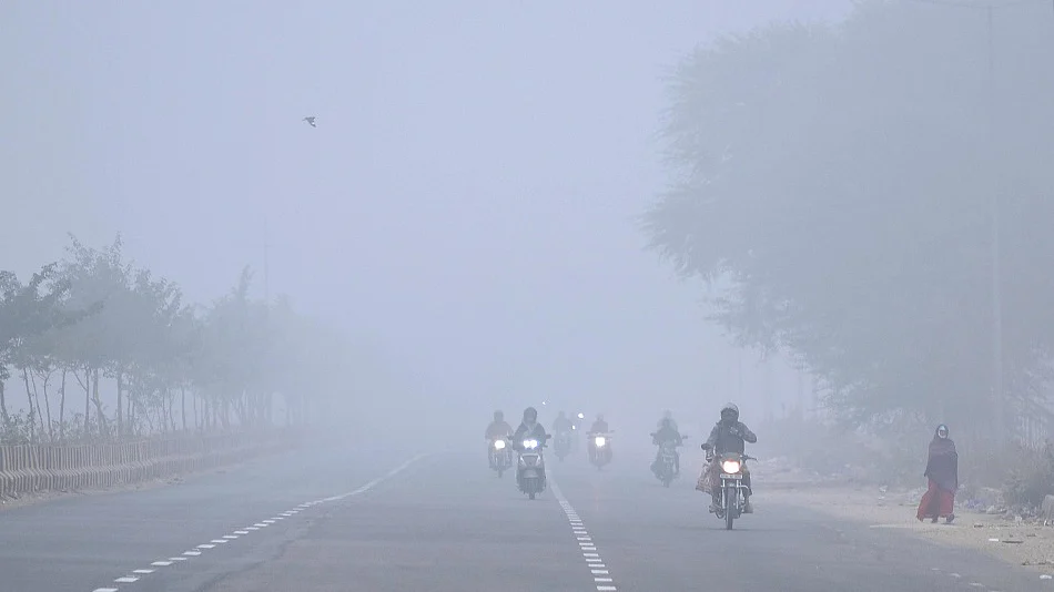 अभी उत्तर पश्चिम भारत में जारी रहेगा घने कोहरे का कहर, पूर्वी भारत तक बढ़ने की संभावना