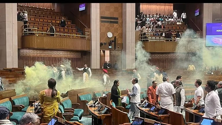 संसद की सुरक्षा सेंध