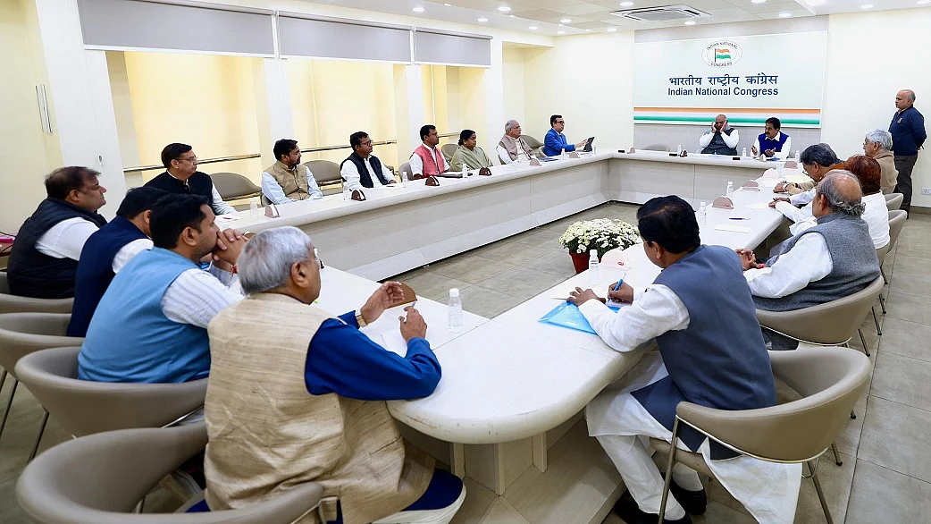 कांग्रेस ने छत्तीसगढ़ के नतीजों की समीक्षा की, लोकसभा चुनाव में मजबूती से उतरने का फैसला