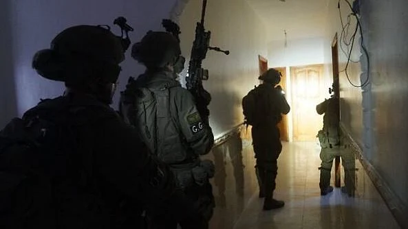 आईडीएफ ने खान यूनिस में हमास प्रमुख याह्या सिनवार के कार्यालय पर मारा छापा