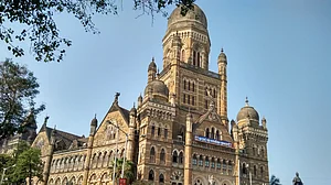 मुंबई: सिर्फ BJP-शिंदे विधायकों पर बरसता है पैसा, विपक्ष के लिए फूटी कौड़ी भी नहीं, सबसे अमीर BMC का ये हाल