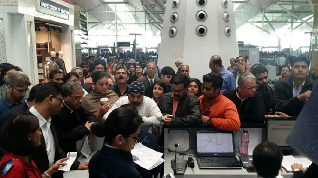 DGCA ने एयरलाइन कंपनियों को 3 घंटे से अधिक देरी वाली फ्लाइट रद्द करने की इजाजत दी