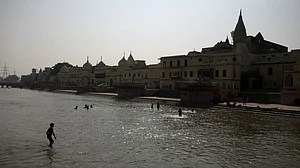 अयोध्या: जब वक्त नहीं लगा था इस विश्वास के घायल होने में कि घृणा नहीं हरा सकती प्रेम को
