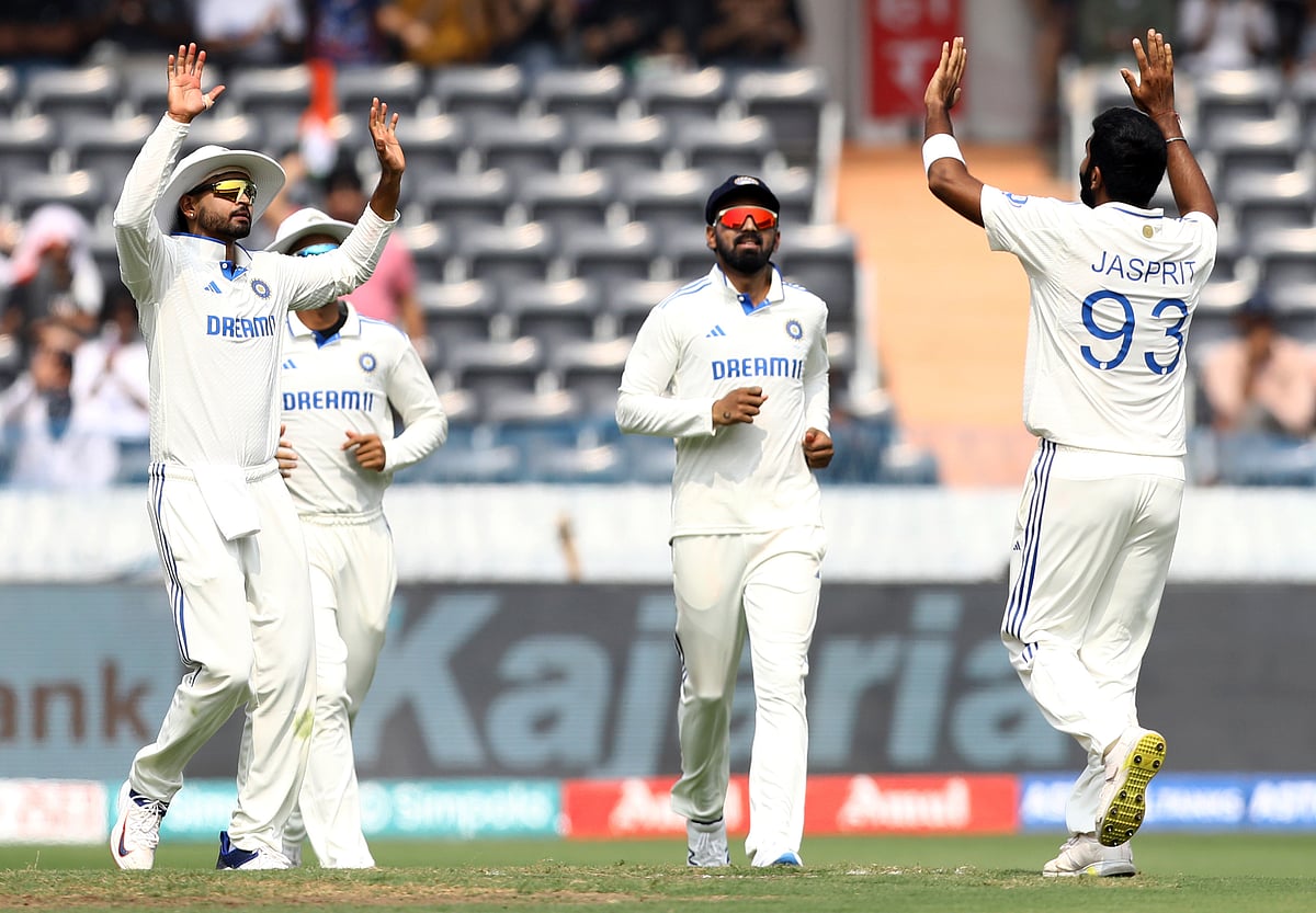 जडेजा-अश्विन ने इंग्लैंड को 246 पर समेटा