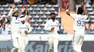 जडेजा-अश्विन ने इंग्लैंड को 246 पर समेटा