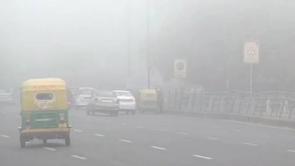 मौसम विभाग ने जारी किया रेड अलर्ट, उत्तर भारत में ठंड और कोहरा अभी और ढाएगा  कहर
