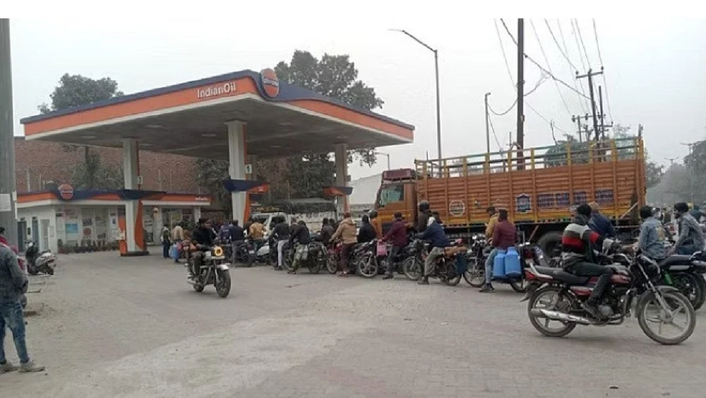 मध्य प्रदेश में ट्रांस्पोर्टरों की हड़ताल से गहराया संकट, दूध से सब्जी तक की किल्लत