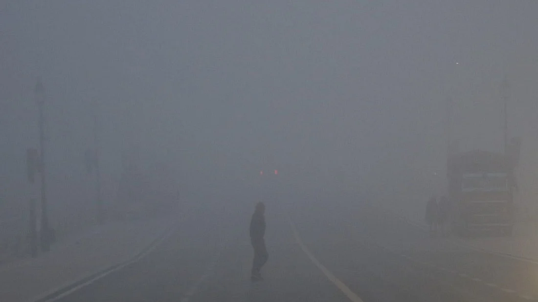 उत्तर भारत में अभी 3 दिन जारी रहेगा कड़ाके की ठंड और घने कोहरे का कहर