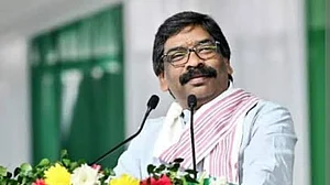 हेमंत सोरेन ने ED अफसरों के खिलाफ SC/ST एक्ट में कराई FIR, प्रताड़ित और बदनाम करने का लगाया आरोप