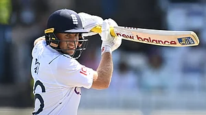 IND vs ENG 4th Test: रूट के शतक ने बचाई इंग्लैंड की नैया, पहले दिन का खेल खत्म होने तक इंग्लैंड का स्कोर 302/7