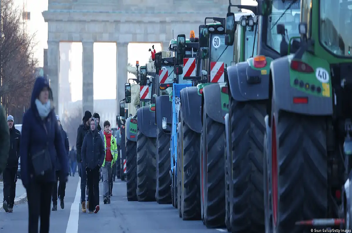 भारत ऐसा अकेला देश नहीं, जहां सड़कों पर उतरे किसान, यूरोप के 11 देशों में अन्नदाताओं का विरोध प्रदर्शन जारी