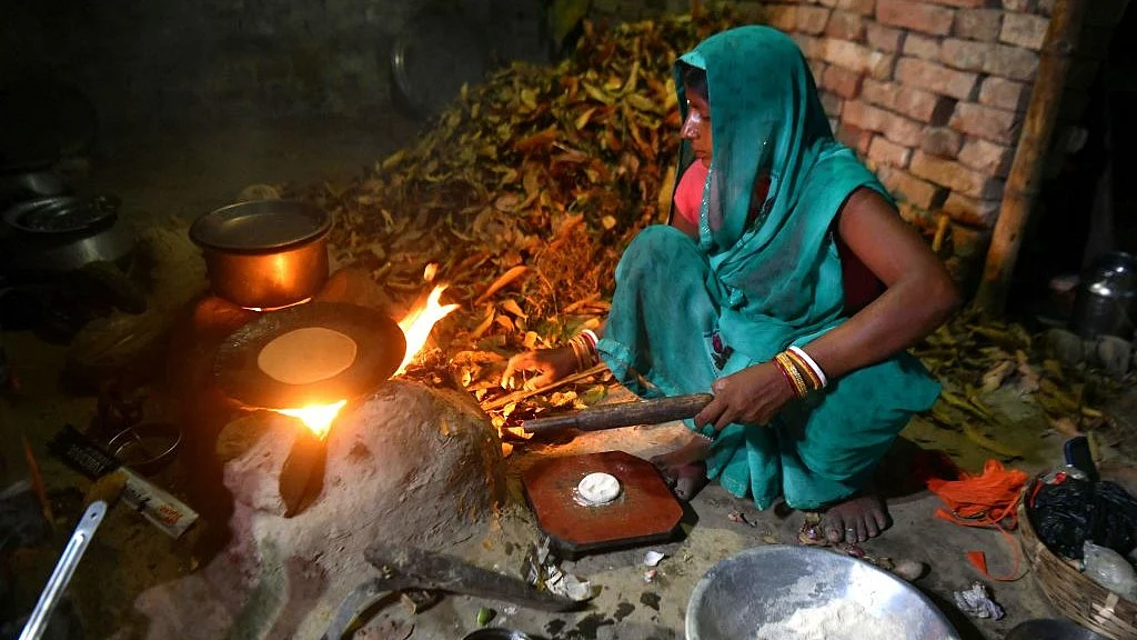 सरकारी दस्तावेज़ों में दिखाई जा रही विकास की गुलाबी तस्वीर और तथ्यों से झलकती दावों की खोखली जड़ें