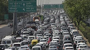 किसानों के विरोध से दिल्ली में महाजाम, कई जगहों पर गाड़ियों की लंबी कतारें, हजारों लोग बेहाल