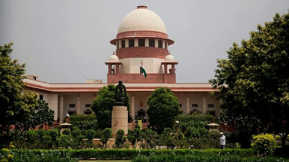 वकीलों को तलब किए जाने के मामले में सुप्रीम कोर्ट ने फैसला सुरक्षित रखा, कहा- हम देश के सभी नागरिकों के संरक्षक