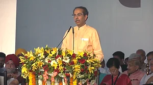 लोकतंत्र बचाओ महारैली: BJP पर बरसे उद्धव ठाकरे, कहा- एक व्यक्ति और एक पार्टी की सरकार देश के लिए खतरनाक