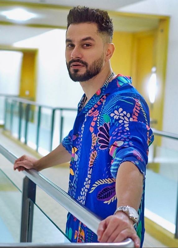 सिनेजीवन: मनोज बाजपेयी स्टारर भैया जी का फर्स्ट लुक जारी और प्राइम वीडियो पर इस दिन रिलीज होगी 'इंस्पेक्टर ऋषि' 