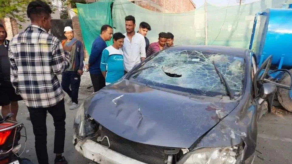 हल्द्वानी में बेकाबू कार कूड़ेदान से टकराई, तीन लोगों की मौत, चार गंभीर घायल