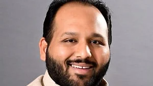 दिल्ली में आप नेता दीपक सिंगला के आवास पर ईडी की छापेमारी