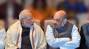 चुनाव आयोग से मोदी सरकार को बड़ा झटका, विकसित भारत का व्हाट्सएप मैसेज तत्काल बंद करने का दिया आदेश