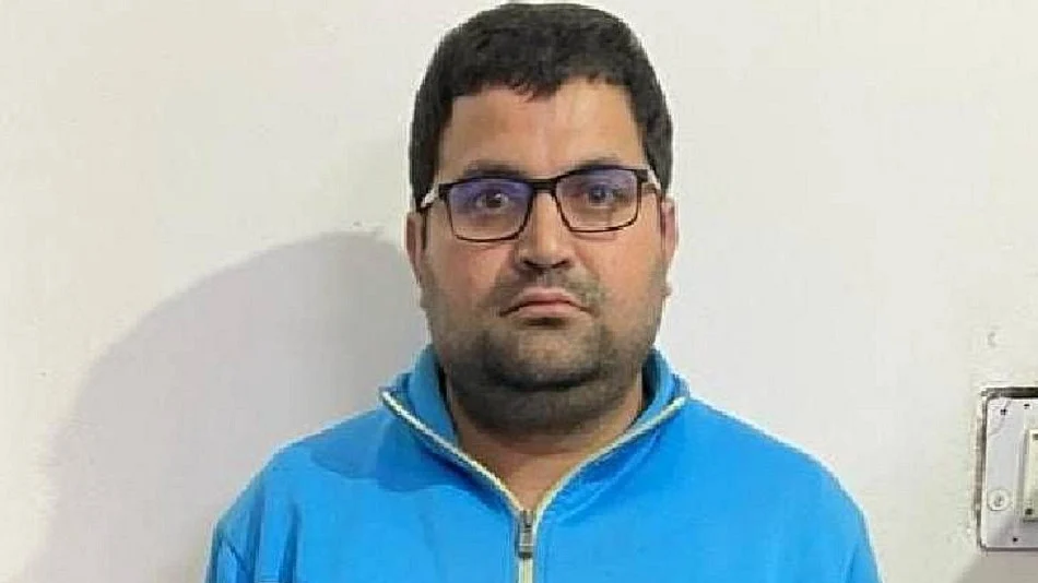 यूपी पुलिस भर्ती पेपर लीक मामले में नोएडा STF ने वायु सेना के बर्खास्त कर्मी को पकड़ा