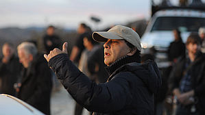 सिनेजीवन: विधु विनोद चोपड़ा ने युवा फिल्म निर्माताओं को दिया मंत्र और कृति ने अपनी पहली रसोई में बनाया 'सूजी का हलवा'