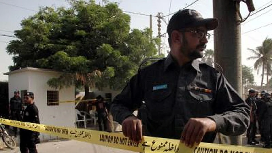 पाकिस्तान में आत्मघाती हमले में 2 जवान शहीद, 15 घायल