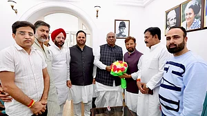 जम्मू-कश्मीर के दिग्गज नेता लाल सिंह कांग्रेस में शामिल