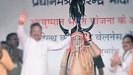 विष्णु नागर का व्यंग्य: कहानी एक ऐसे राजा कि जो खुद को चक्रवर्ती सम्राट ही नहीं, ईश्वर का अवतार समझता था!