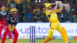 IPL 2024: चेन्नई और बैंगलोर की भिड़ंत से होगा आईपीएल 17 का आगाज, जानें हेड टू हेड और पिच का मिजाज