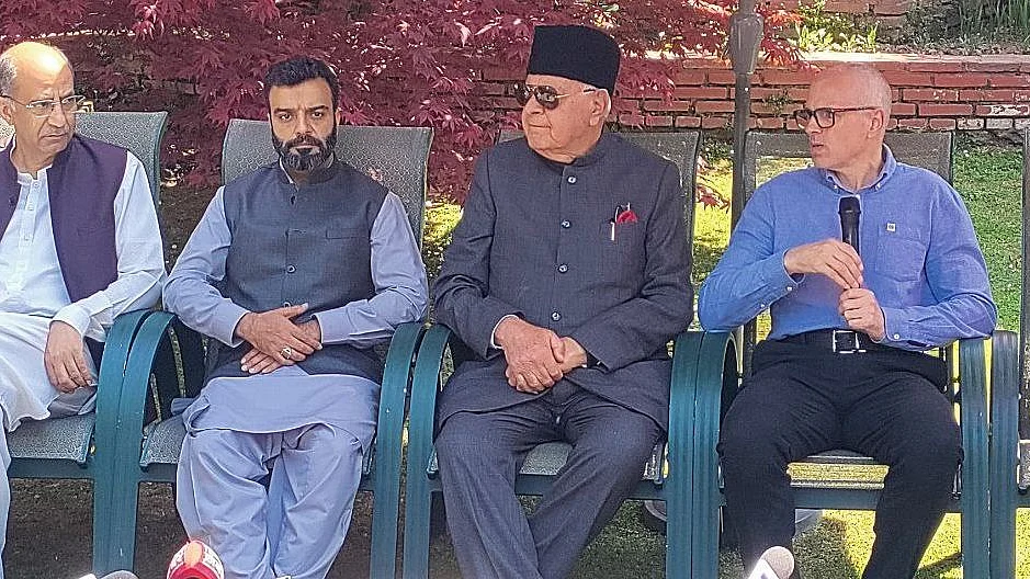 उमर अब्दुल्ला का आरोप- इस समय देश में अघोषित 'आपातकाल' 