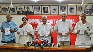 लोकसभा चुनावः CPM ने जारी किया घोषणापत्र, UAPA, PMLA और CAA को निरस्त करने का वादा