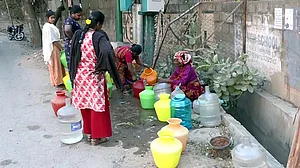 'केपटाउन' बनने की कगार पर बेंगलुरु, पानी की भीषण किल्लत से जूझ रहा शहर