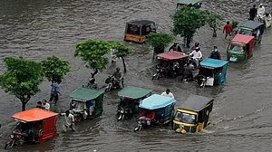 पाकिस्तान में भारी बारिश से भीषण तबाही! 87 लोगों की गई जान, 80 से ज्यादा घायल