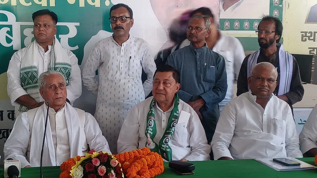 झारखंड में BJP को झटका, पांच साल बाद फिर RJD में लौटे गिरिनाथ सिंह, चतरा से मिल सकता है टिकट