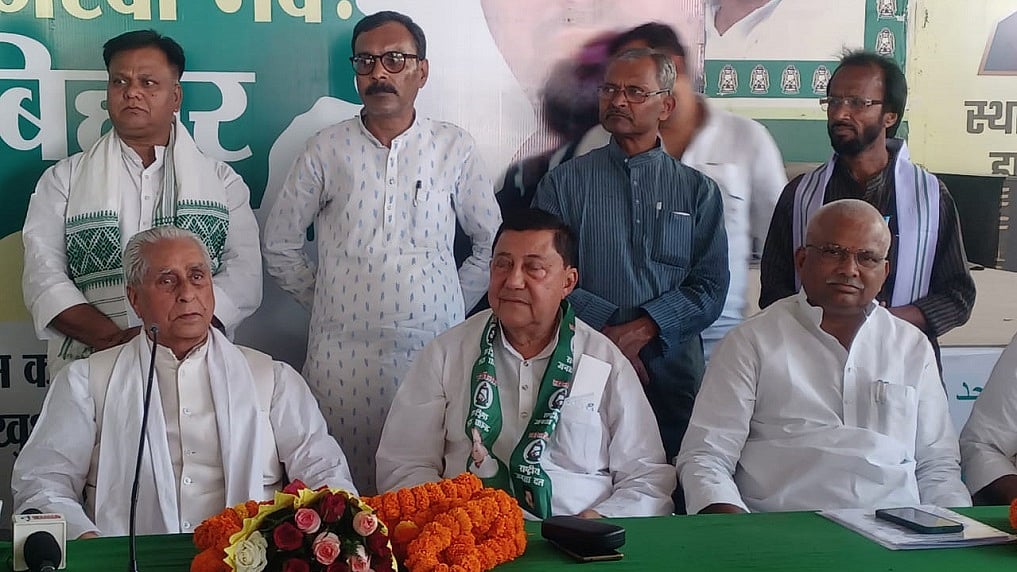 झारखंड में BJP को झटका, पांच साल बाद फिर RJD में लौटे गिरिनाथ सिंह, चतरा से मिल सकता है टिकट