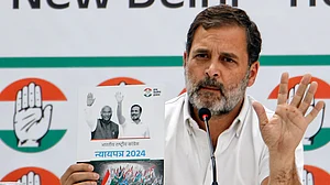 'राजनीतिक मंचों से ‘झूठ की बौछार’ करने से इतिहास नहीं बदलता', राहुल गांधी का पीएम मोदी को जवाब