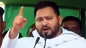 बिहार में लोकसभा चुनाव में ट्रंप और पुतिन की 'इंट्री' हुई, तेजस्वी बोले- बीजेपी वाले उन्हें भी बुला लें