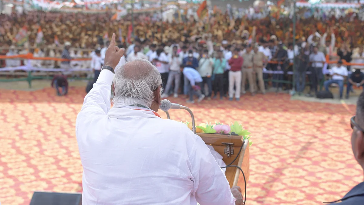 कांग्रेस अध्यक्ष ने यूपी के महाराजगंज में चुनावी सभा को संबोधित किया