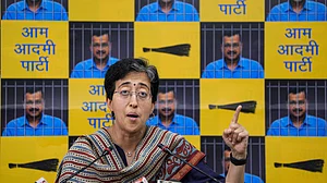 बीजेपी ने मालीवाल को ‘ब्लैकमेल’ कर केजरीवाल के खिलाफ साजिश में शामिल किया, आप का दावा