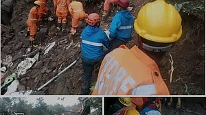 मिजोरम में चक्रवाती तूफान ‘रेमल’ का कहर! भारी बारिश और भूस्खलन से तबाही, 25 लोगों की मौत