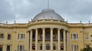 पश्चिम बंगाल के राज्यपाल के खिलाफ छेड़छाड़ का आरोप : कोलकाता पुलिस शिकायत की सामग्री की कर रही जांच