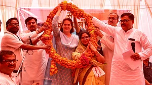 अपने ही प्रचार का खंडन कर रहे हैं प्रधानमंत्री : प्रियंका