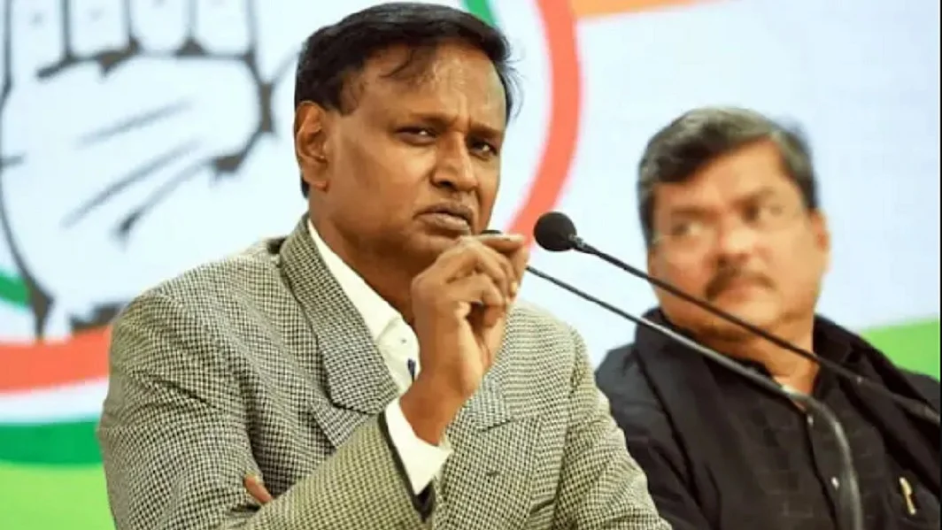 कांग्रेस का आरोप- ध्यान नहीं कैंपेन कर रहे पीएम मोदी