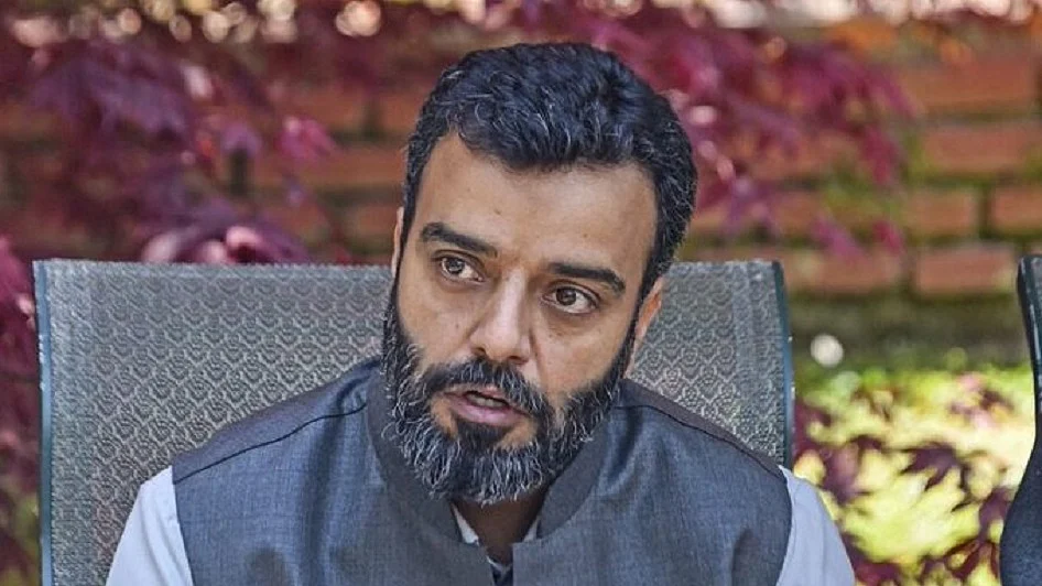 नेशनल कॉन्फ्रेंस के नेता ने चुनाव से पहले कार्यकर्ताओं की गिरफ्तारी का दावा किया