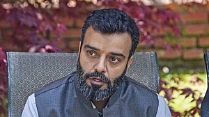 श्रीनगर से नेशनल कॉन्फ्रेंस के उम्मीदवार का दावा- चुनाव से पहले कार्यकर्ताओं को गिरफ्तार कर रही है पुलिस