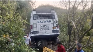 रियासी हमले के बाद एलजी मनोज सिन्हा ने बुलाई समीक्षा बैठक, सुरक्षा एजेंसियों के अधिकारी रहेंगे बैठक