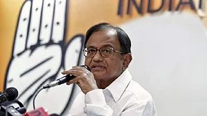 तमिलनाडु में ‘छद्म’ उम्मीदवार के जरिए उपचुनाव लड़ रही है BJP और AIADMK: चिदंबरम