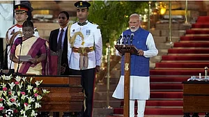 तीसरी बार नरेंद्र मोदी ने ली प्रधानमंत्री पद की शपथ, नड्डा, शिवराज, खट्टर भी बने सरकार में मंत्री, पढ़ें पूरी लिस्ट