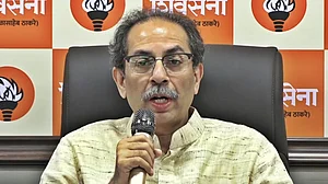 उद्धव ठाकरे का बीजेपी पर निशाना, कहा- 'बंटेंगे तो कटेंगे का नारा देने वाले अब बांट रहे हैं सौगात-ए-मोदी'